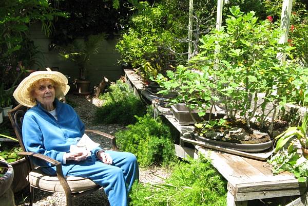 Gloria Stuart in her garden